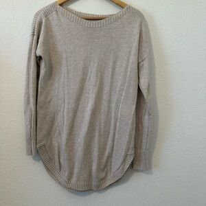 Old Navy Women's Light Tan Crew Neck Sweater